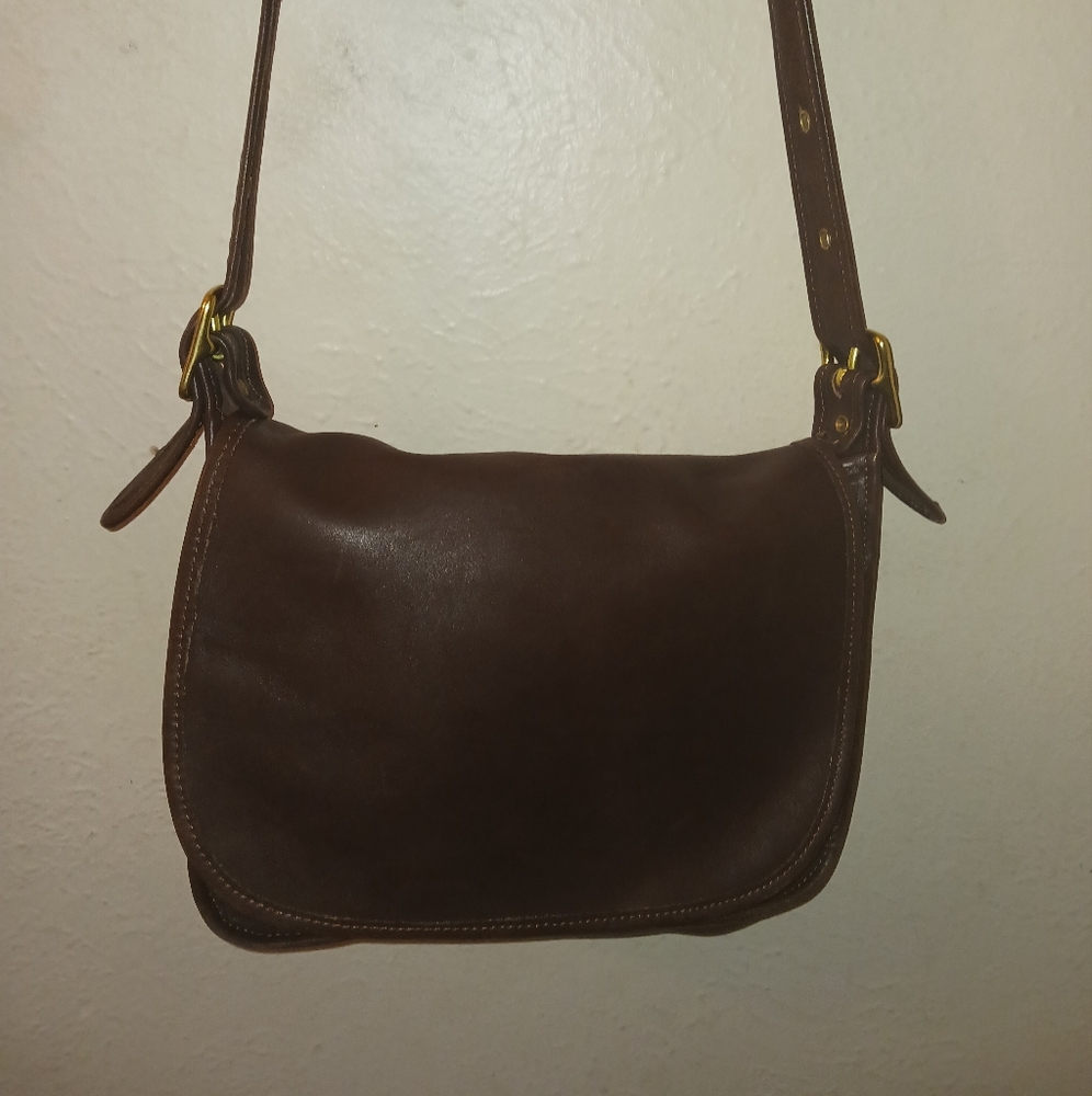 BEAUTIFUL BROWN VINTAGE COACH